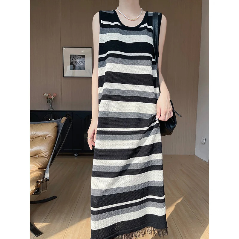 Spring retro contrasting striped sleeveless vest knitted dress with tassel hem and loose long skirt 250402