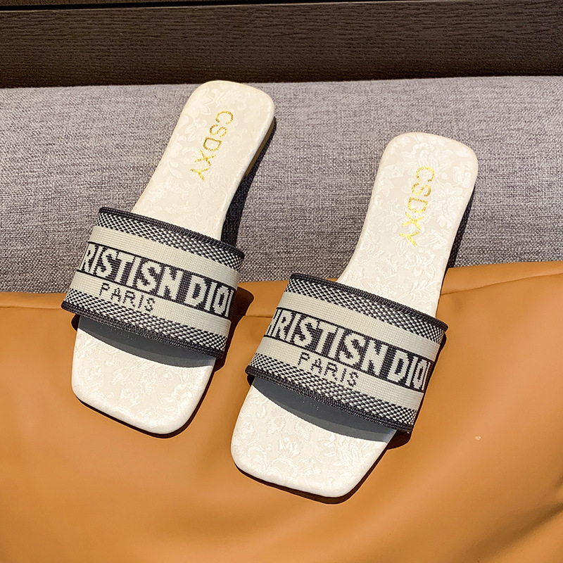 Women's summer 2025 foreign trade large size slippers Europe and the United States one line shoes letter embroidery outside to wear slippers