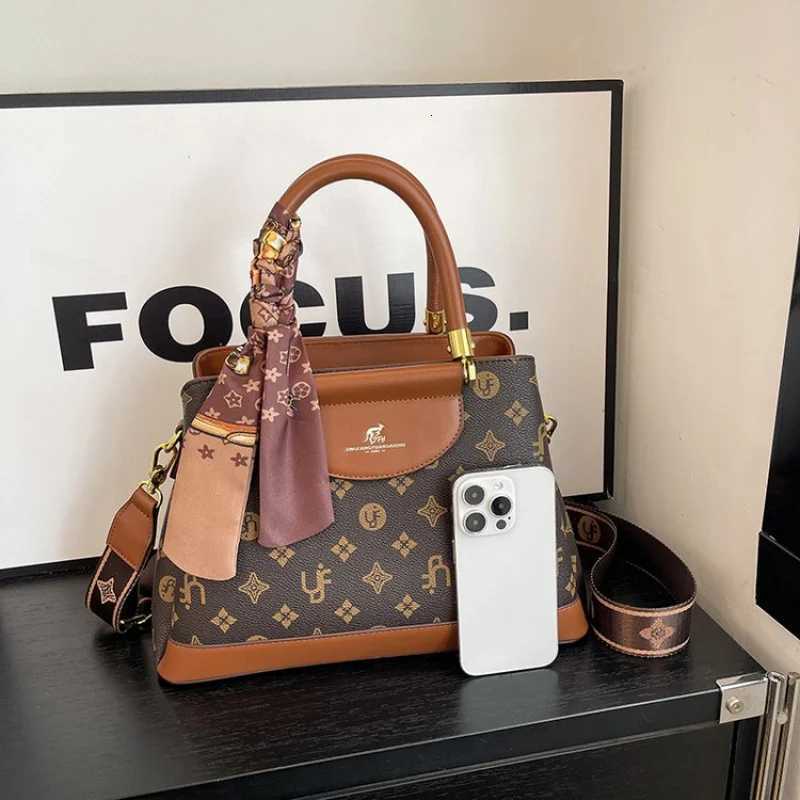 Designer Inspired Womens Crossbody Bag In Genuine Leather Luxury Brand Messenger Handbag Elegant Shoulder Tote ForW251106