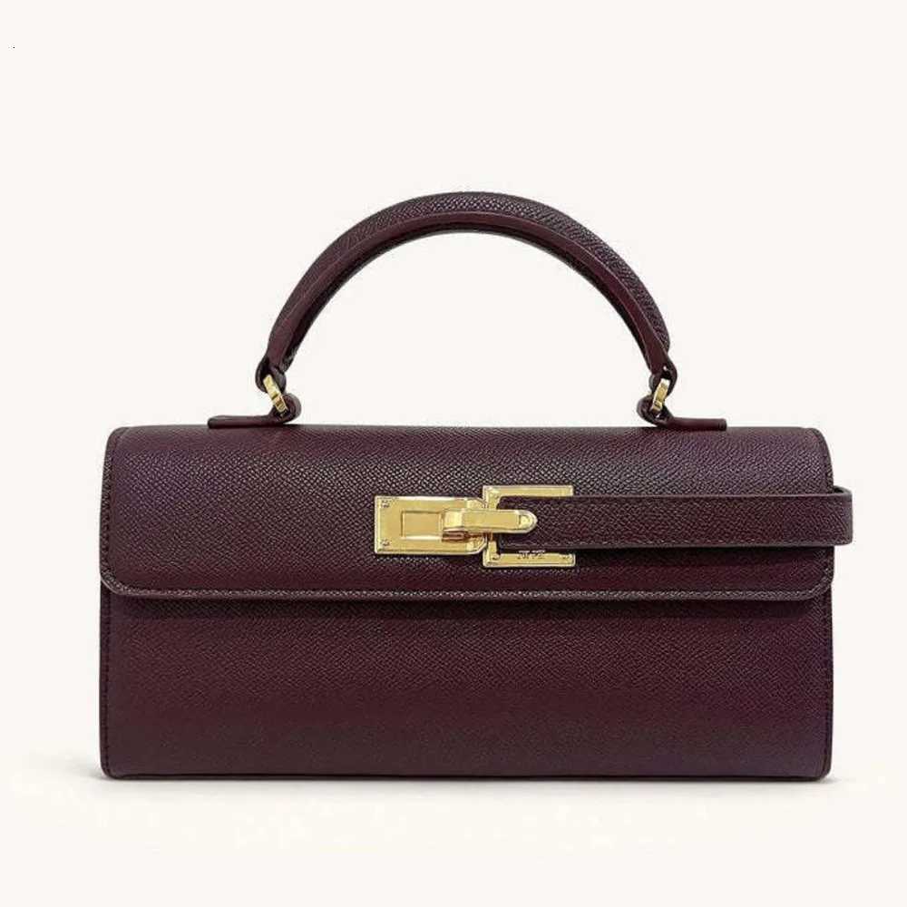 New gold buckle niche design for womens bags fashionable and retro style bags for foreign tradeW251107