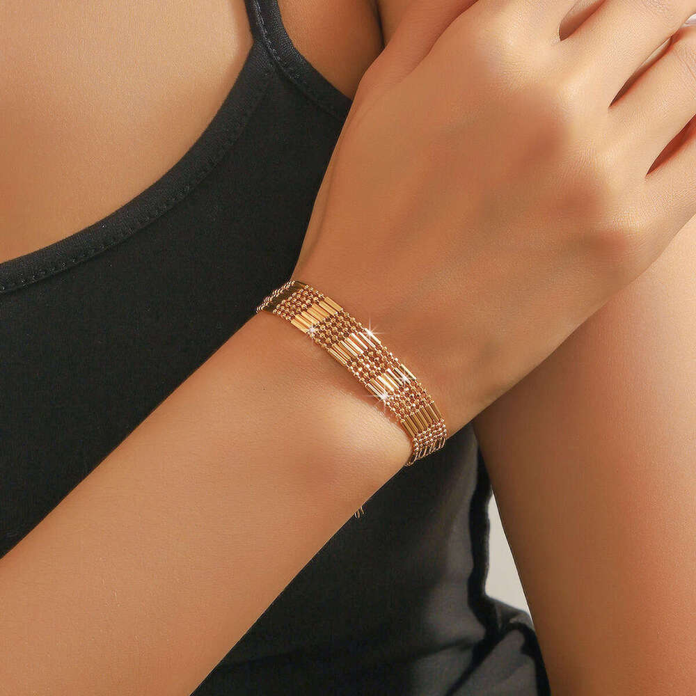 Hot selg fashionable commuting versatile simple multi-layer gold INS style high-end feeg light personalized bracelet