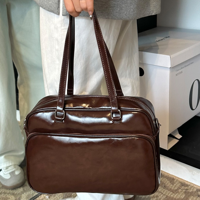 2025S Designer Women S Bag Autumn Bowling For Women New Style With Niche Texture Underarm Bag Large Capacity Handheld Single Shoulder Women S Bag