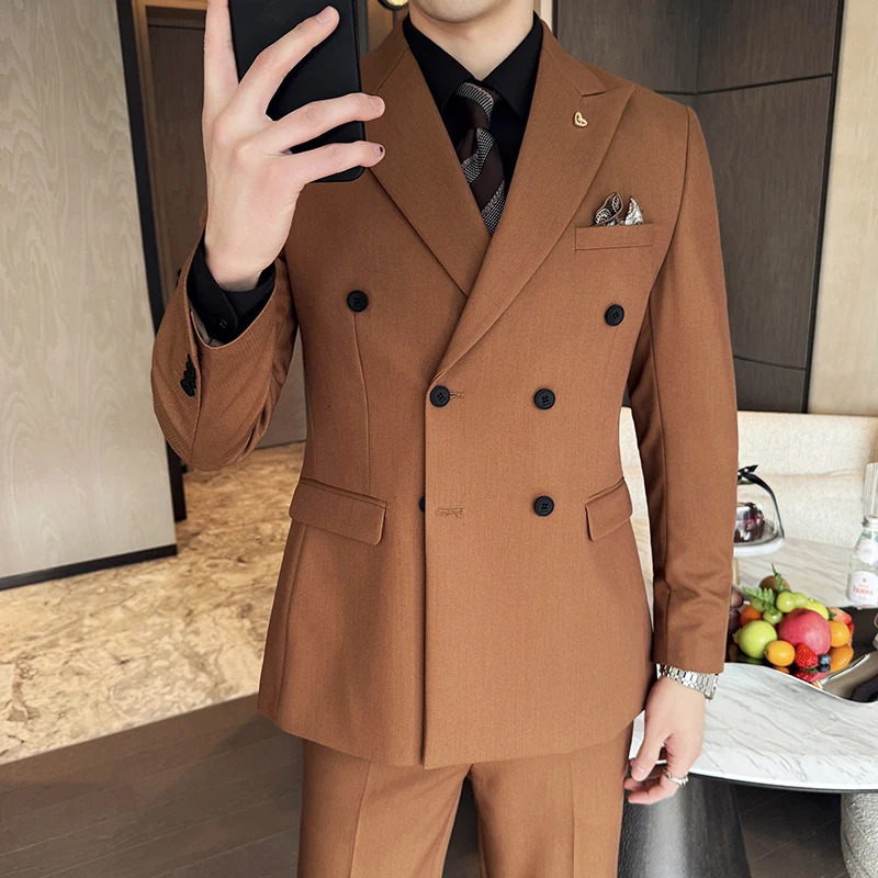 Brown Double breasted Mens Casual Set Three piece Wedding Dress Suitable for Groom and Special Occasions 250402