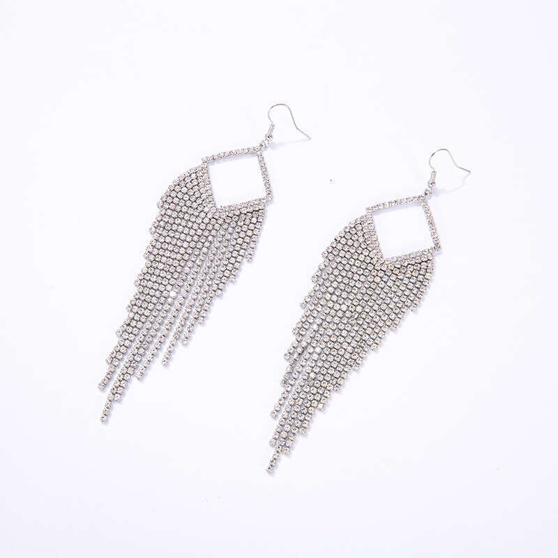 New Long Style Fashionable hot Personalized Retro Exquisite Premium Feeg Atmospheric Earrings 2025