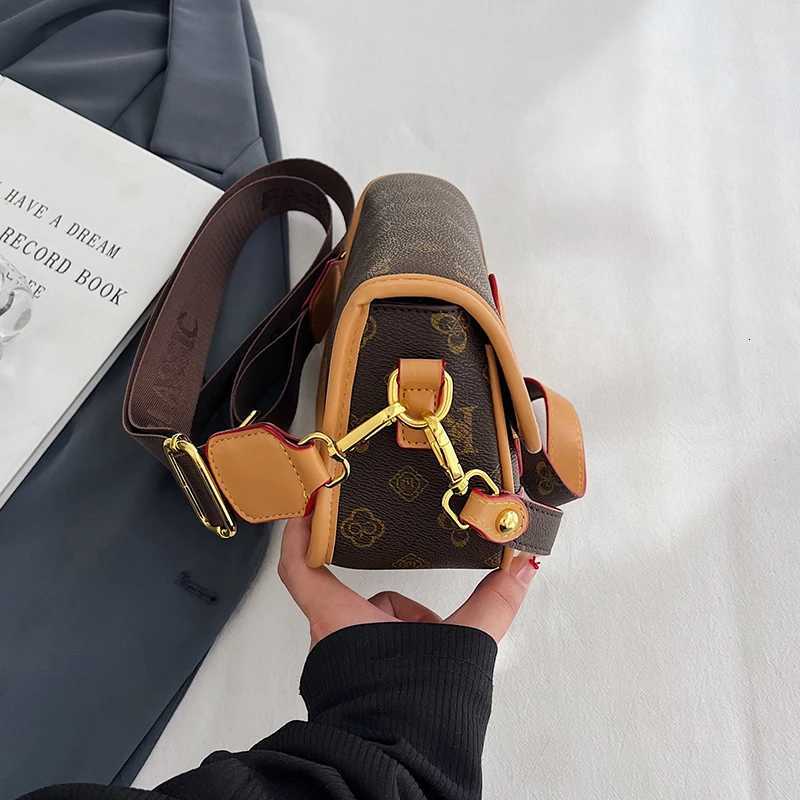 Premium Designer Womens Crossbody Bag Leather Shoulder Handbag Elegant Tote Purse Classic Ladies ChicW251106