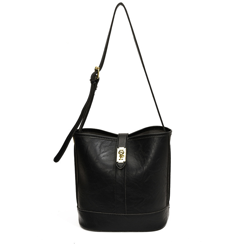 2025S Designer Women S Bag This Year S Popular Bags Are Versatile For Women In Autumn And Winter New Single Shoulder Crossbody Bag Simple Hand Held Bu