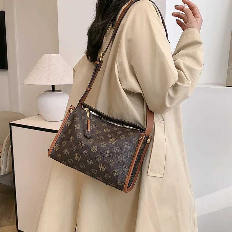 Premium Leather Tote Bag For Women Fashionable Shoulder Handbags Elegant Crossbody Purse Luxury BrandW251106