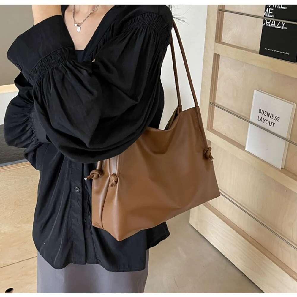 High Capacity Hand Fashion PU Popular Tote Trendy Temperament Shoulder Bag Female