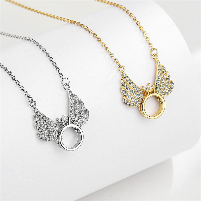 Beautiful women are filled with heart after seeing it. Dia light wing angel necklace, high-end pendant give to girlfriend