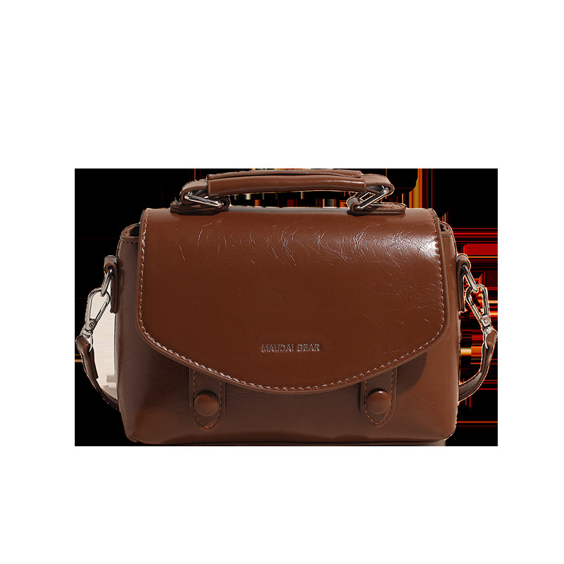 2025S Designer Women S Bag New Literary Style Postman Cambridge Handbag Commuter Fashion Shoulder Cross Bag