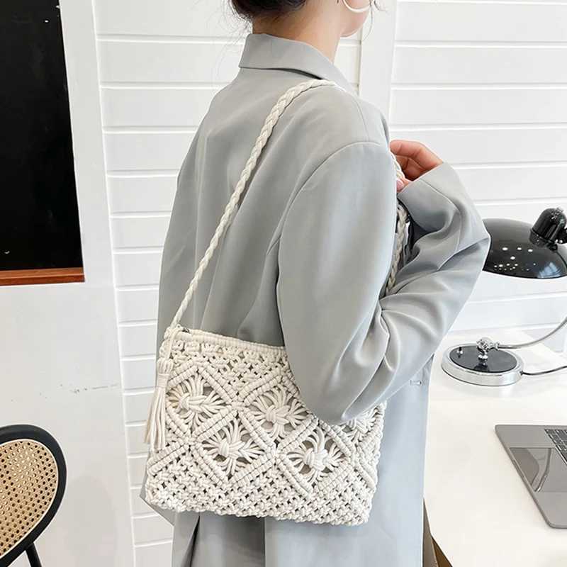 New Arrival Hollow Out Small Shoulder Bags For Women Handmade Straw Crossbody Bag Purse Female Tassel Messenger HandbagW251107
