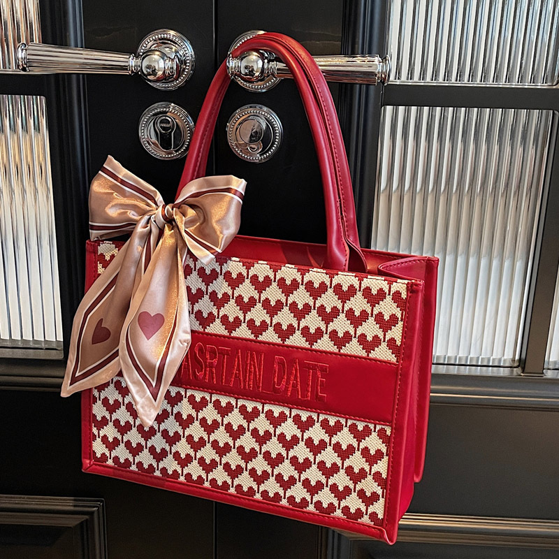 2025S Designer Women S Bag Red Bridal Large Capacity Diamond Grid Handheld Tote For Women New Fashionable Style Single Shoulder Crossbody Bag