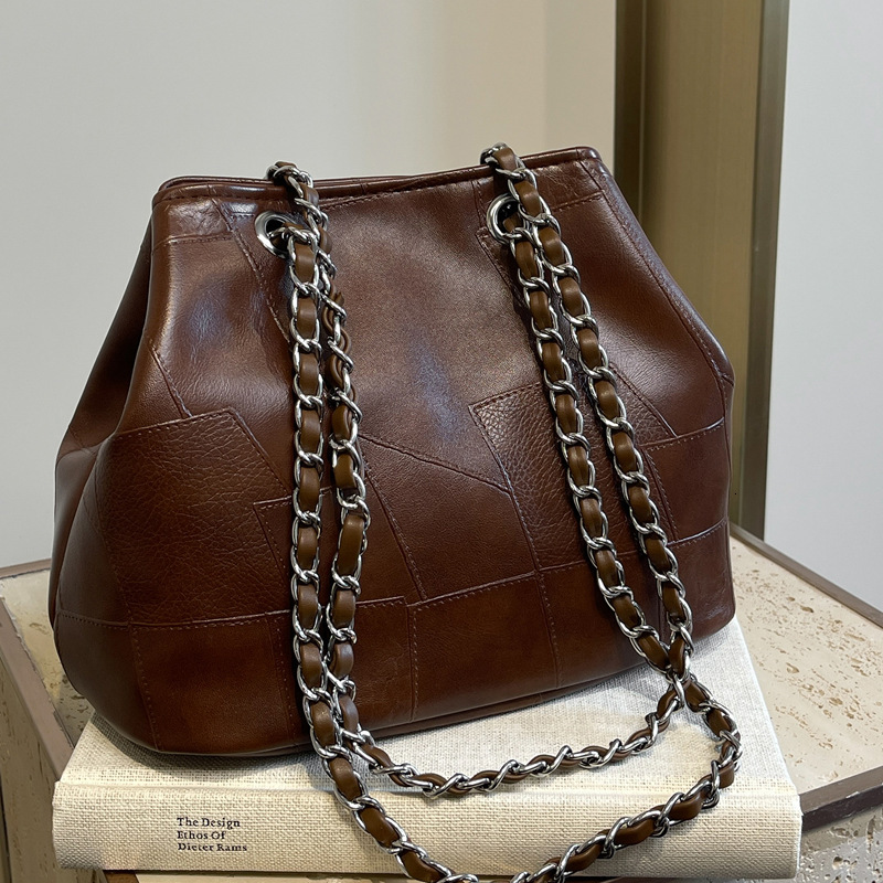2025S Designer Women S Bag Large Capacity Bucket Women New Fashionable Versatile Chain Shoulder Crossbody Bag With Texture For Work And Commuting Armp