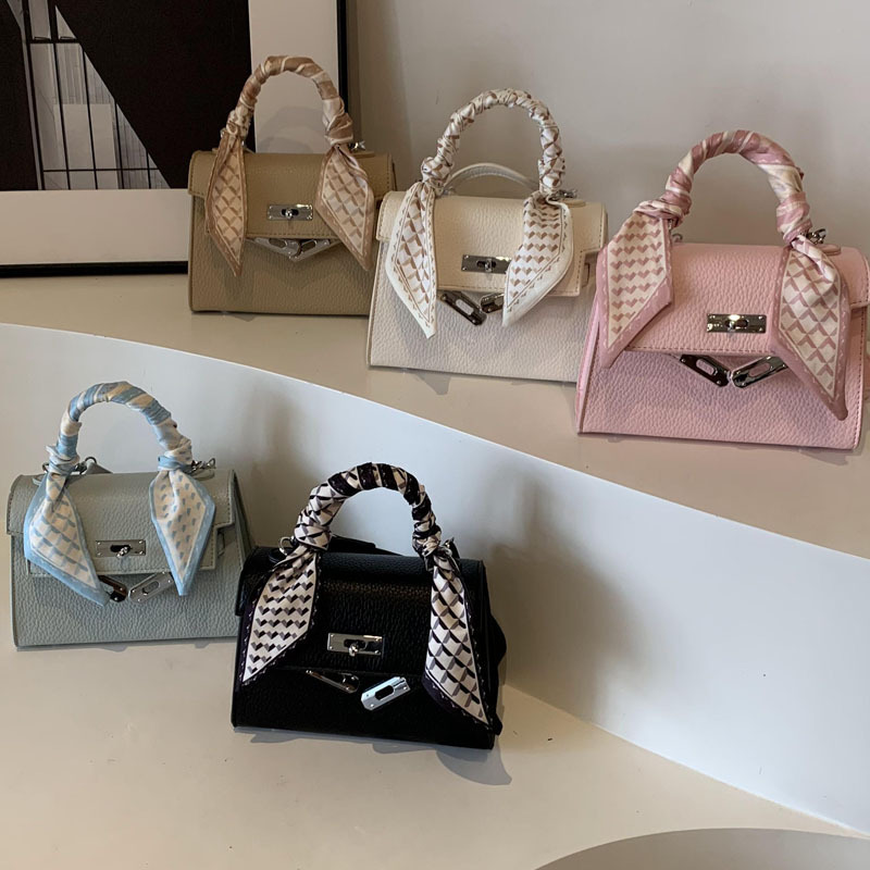 2025S Designer Women S Bag New Western Style Silk Scarf Folded Small Square Popular Versatile Single Shoulder Crossbody Bag Fashion Handbag