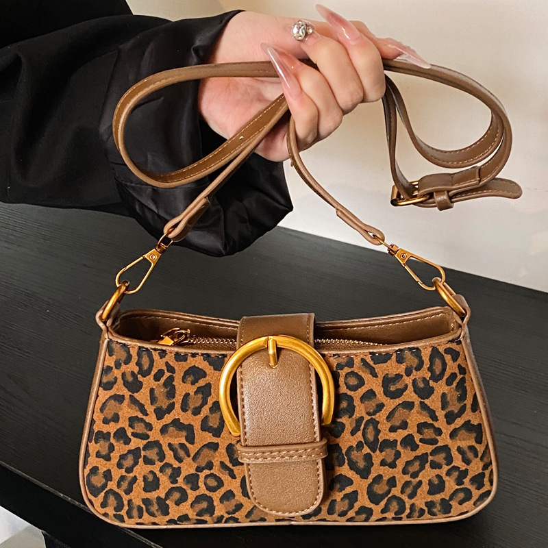2025S Designer Women S Bag Autumn And Winter Leopard Print Armpit For Women New High End Niche Fashion Commuting Shoulder Crossbody Bag