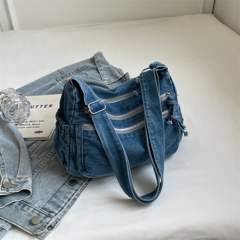 2025S New Model Designer Cowboy Cloth For Women New Solid Color Versatile Tote Large Capacity Fashionable Shoulder Bag Multi Pocket Commuting Crossbod