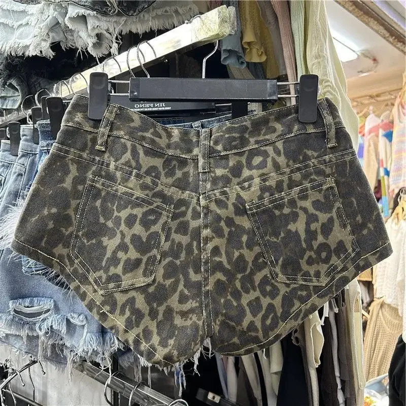 Fashionable Leopard Print Mini Shorts Womens Summer Club Low Waist A- Line Denim Pants Trendy Sexy Jeans 250407