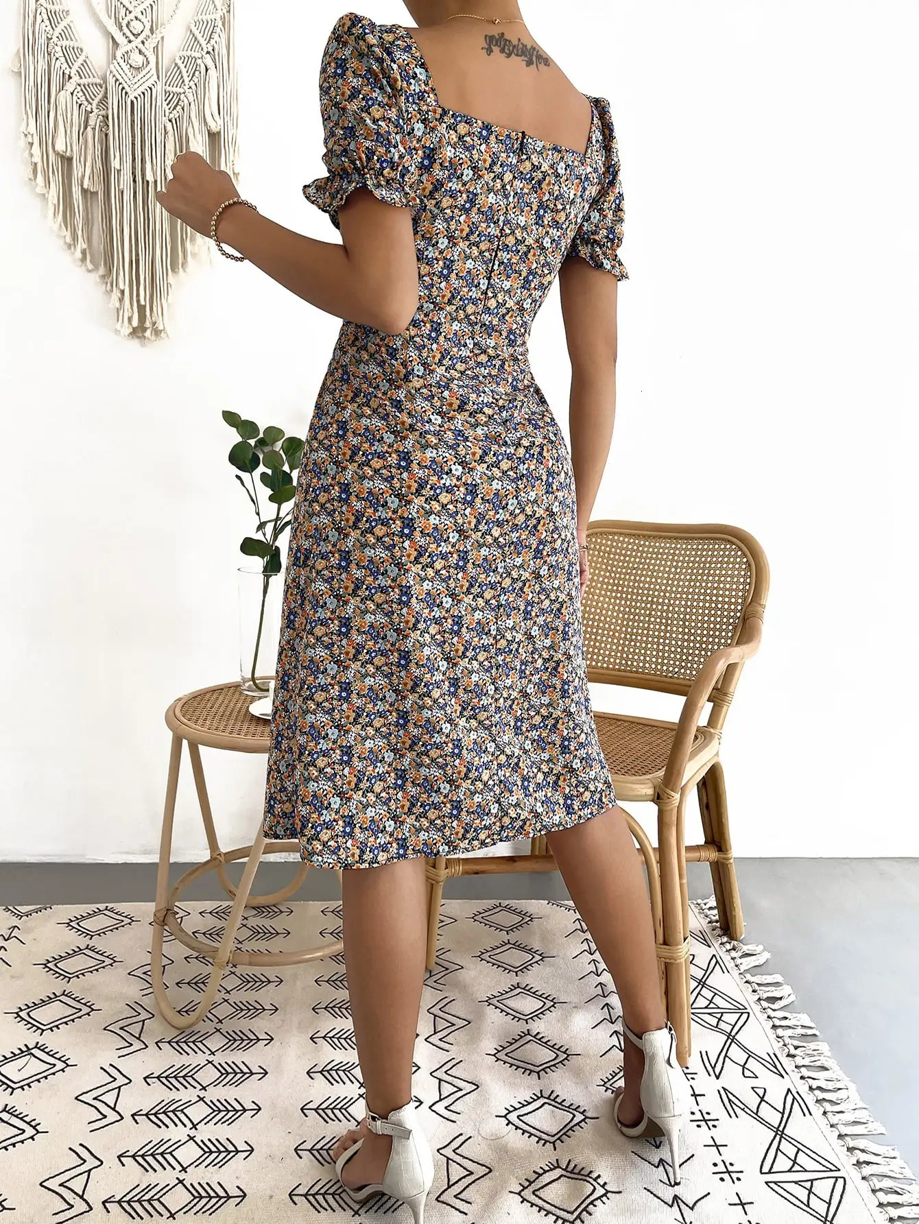 Elegant and fashionable womens clothing ordinary collar short sleeved full body printed pleated and sexy womens clothing 250401