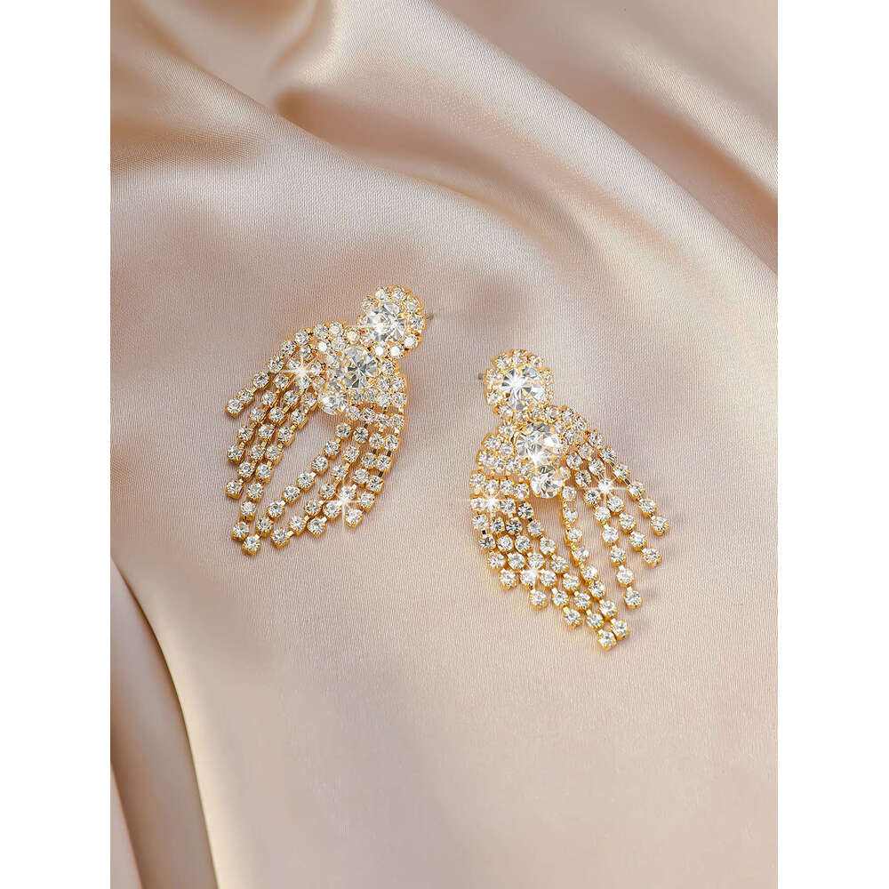 Hot selg new exaggerated tassel rhie earrings, urious and elegant women's fashionable earrings