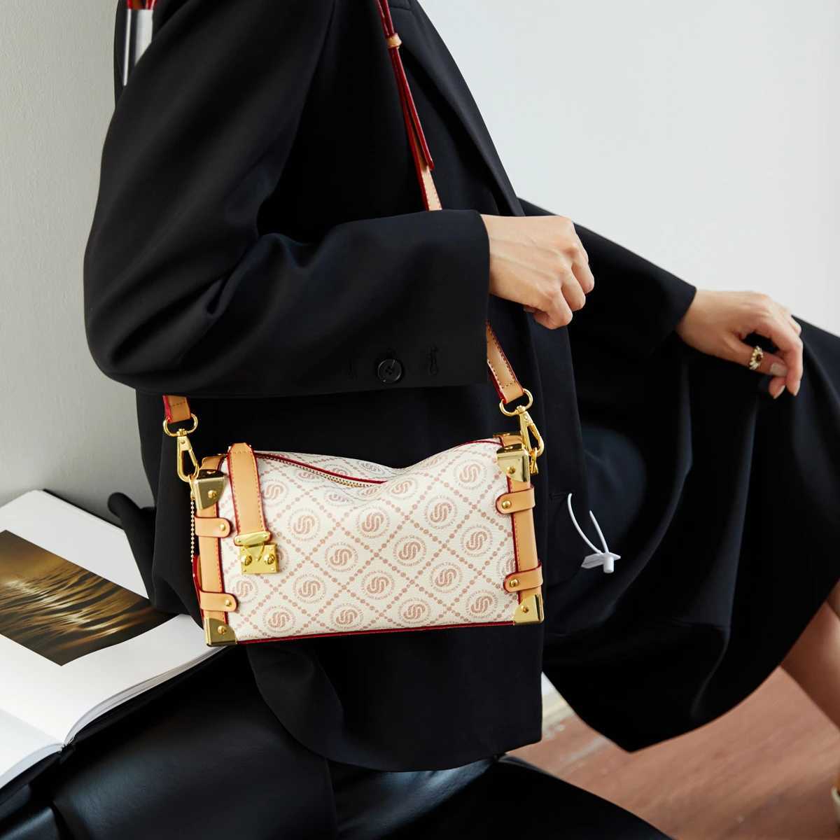 Classic And Elegant Ladies Crossbody Bag In Premium Leather Luxury Brand Handbag By Famous Designer Trendy AccessoryW251106