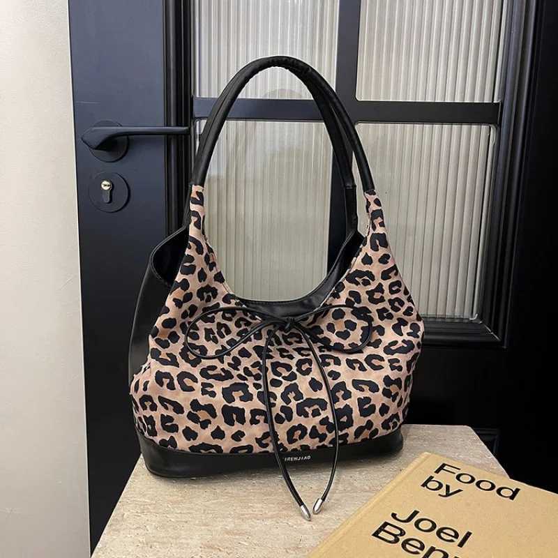 Famous Designer Leather Womens Crossbody Bag Luxury Brand Fashionable Classic Elegant Vintage Daily BagW251107