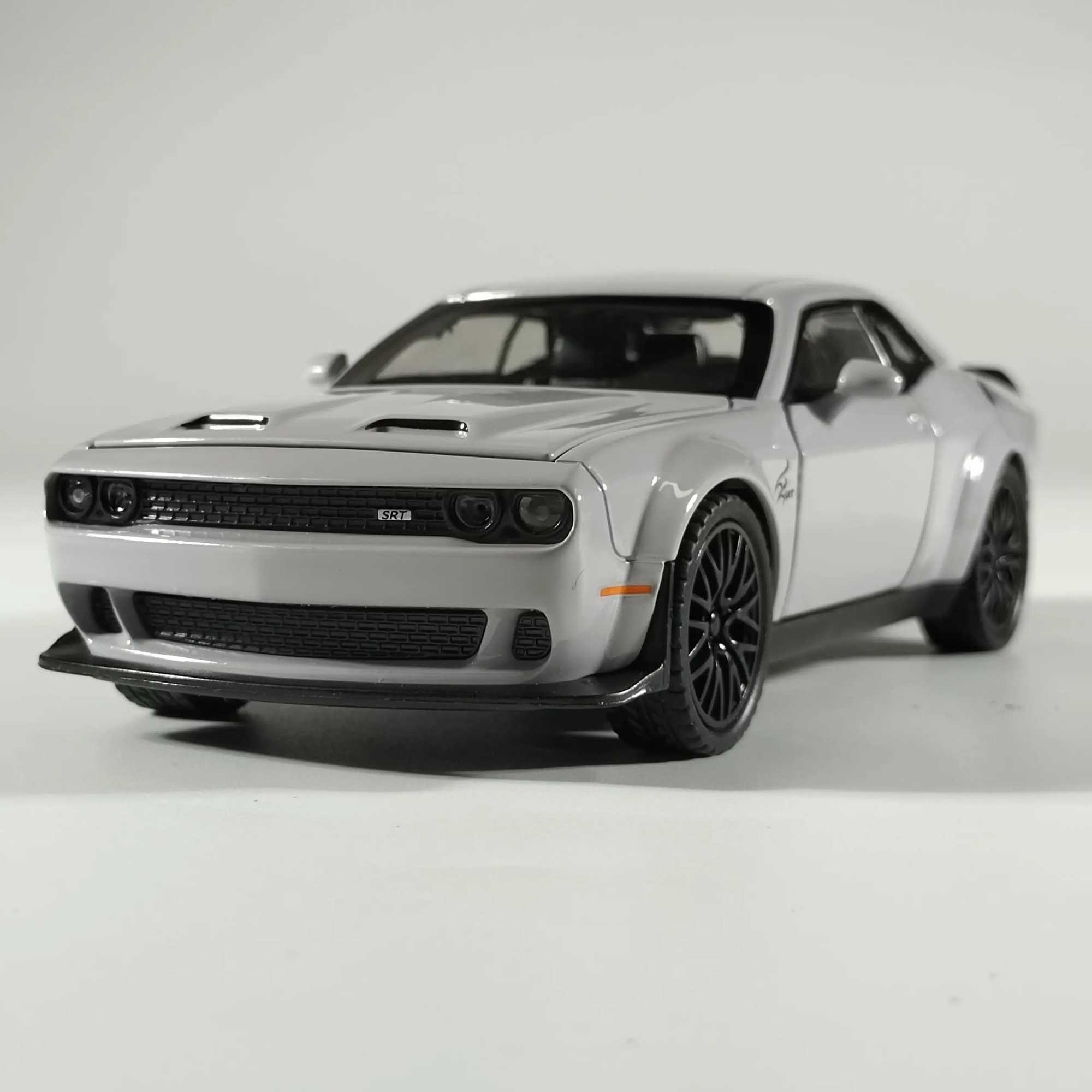 Dodge Challenger Hellcat Sports Car Alloy Diecast Model Car Childrens Toy Car Series Collection Hobbies celebrates birthdayXJ250407