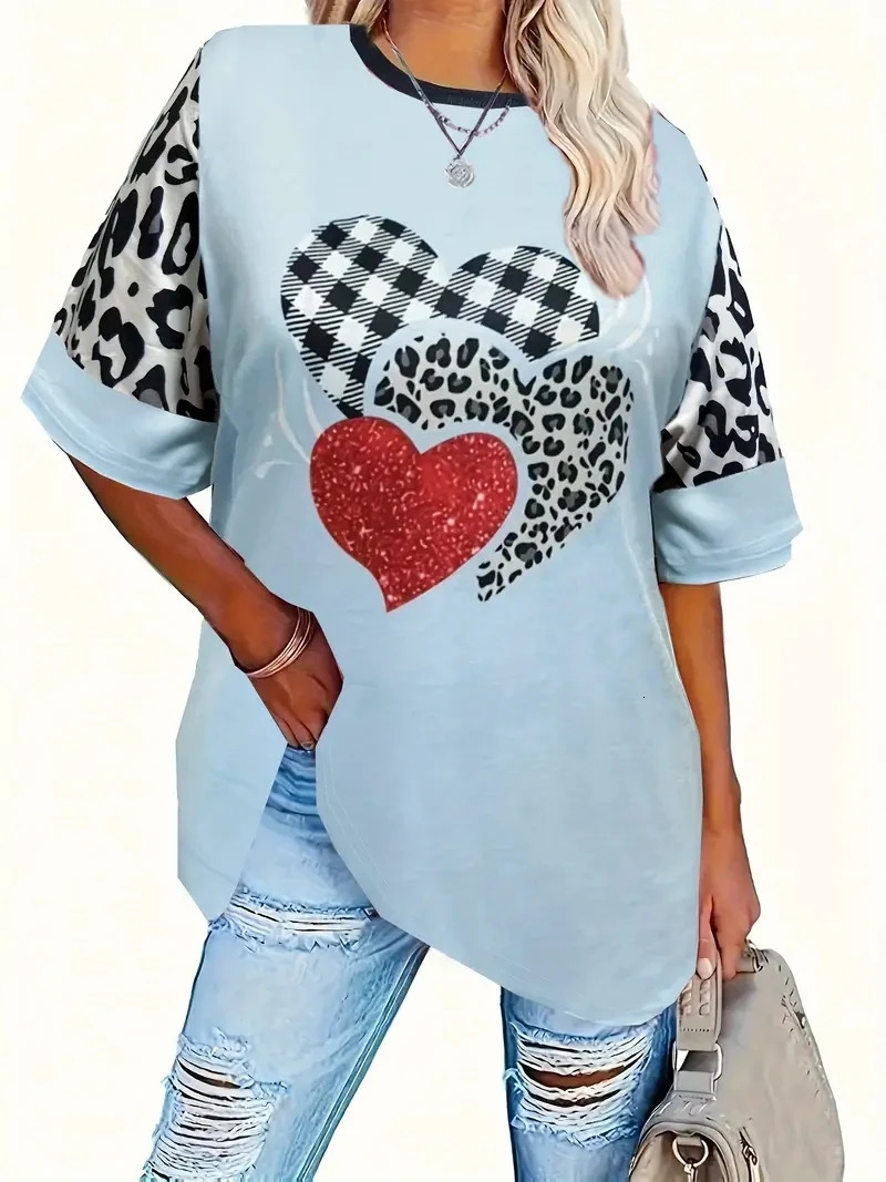 Plus size plain heartshaped printed Tshirt casual short sleeved top suitable for womens plus clothing in spring and summer 250407