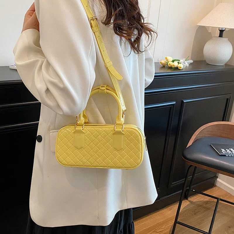 Elegant Luxury Brand Leather Handbag - Womens Crossbody Bag Messenger Style Popular Classic By Famous DesignerW251107