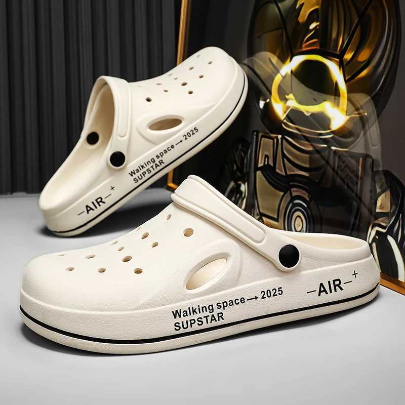 Summer new mens slippers wearing beach hole shoes outdoor garden shoes chef shoes toe shoes casual and fashionable sandals M250407
