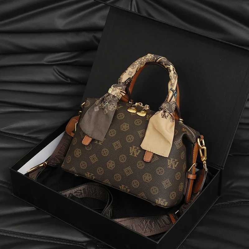 High Quality Leather Handbags For Women Tote Bags And Shoulder Bag By Famous Designer Stylish Ladies AccessoryW251106