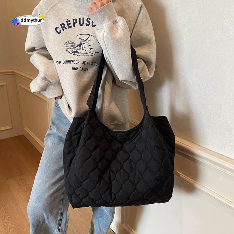 Fashion Casual Multi-pocket Women's Shoulder Bags Large Capacity Commuter Ladies Book Tote Waterproof Nylon Female Handbags ddmythur