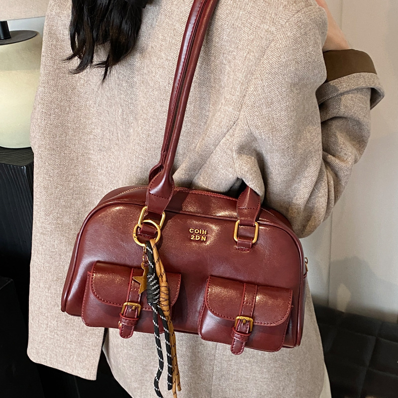 2025S Designer Women S Bag New Pillow For Women S High End Commuter Handheld Shoulder With Large Capacity Boston Underarm Bag