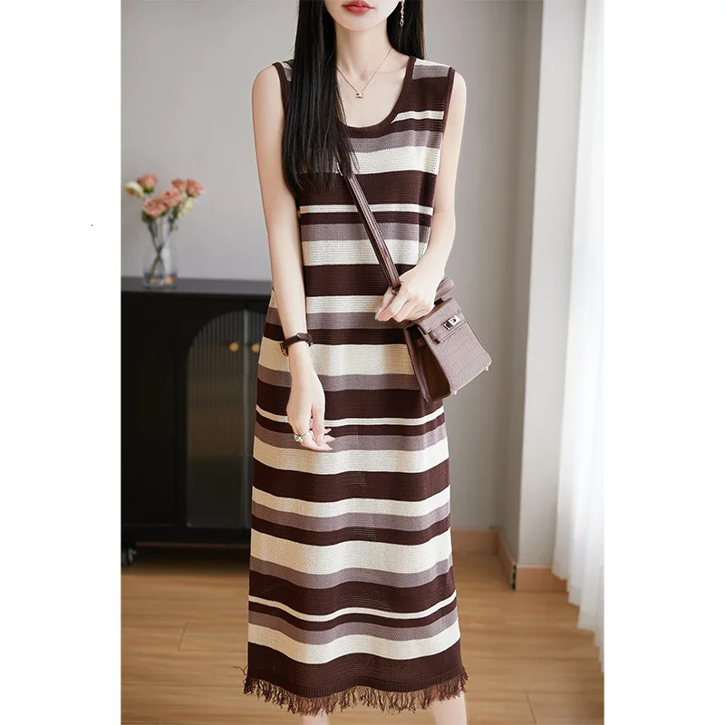 Spring retro contrasting striped sleeveless vest knitted dress with tassel hem and loose long skirt 250402