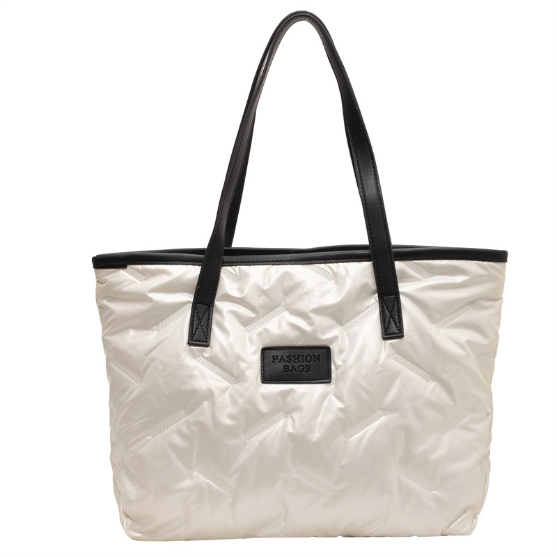 2025S Designer Women S Bag New Winter Single Shoulder Women S Korean Edition Fashion Trend Commuter High Texture Tote Large Capacity Down Bag