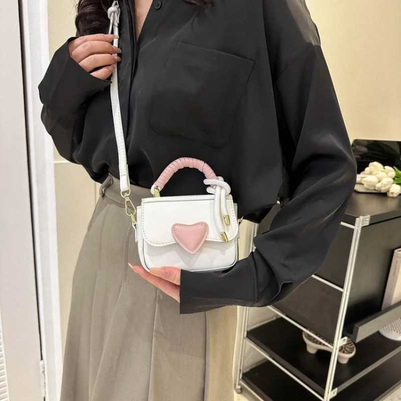 Elegant Ladies Handbag Leather Messenger Bag Shoulder Bag Crossbody Bag From Luxury Brand Classic DesignerW251106