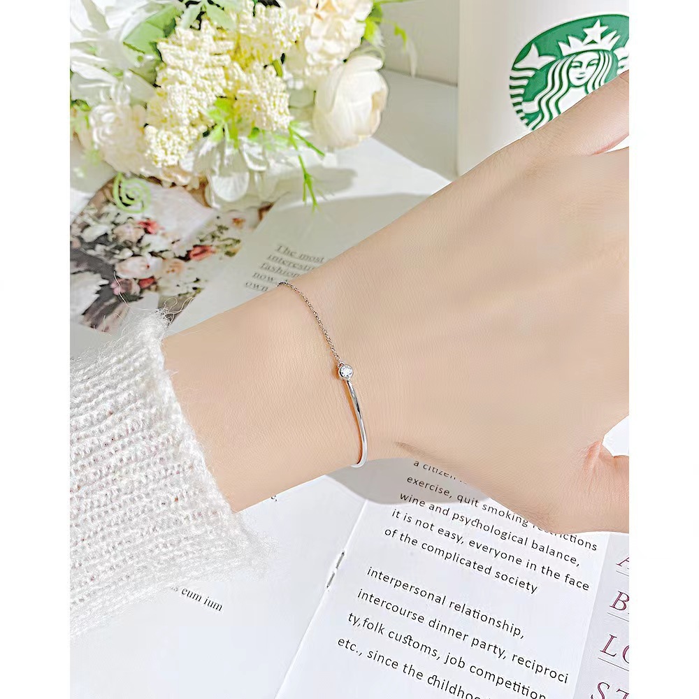 Dingyuan Korean version titanium steel simple personalized zircon bracelet for women, niche and cold style jewelry trend, high-end feeg
