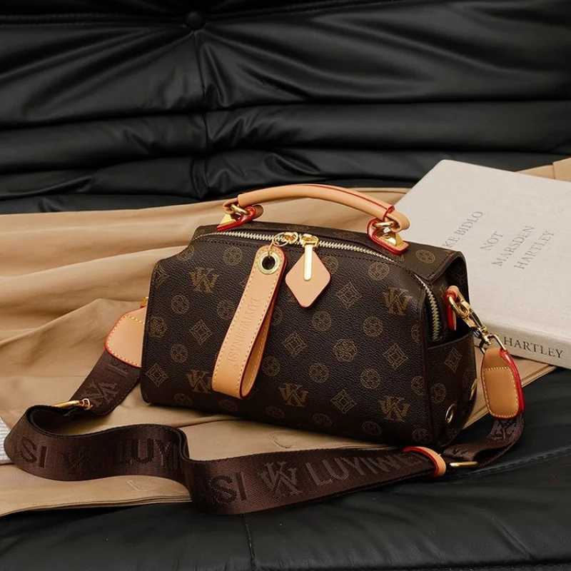 Luxury Designer Womens Messenger Bag Leather Crossbody Shoulder Handbags Elegant Purse For WorkW251106