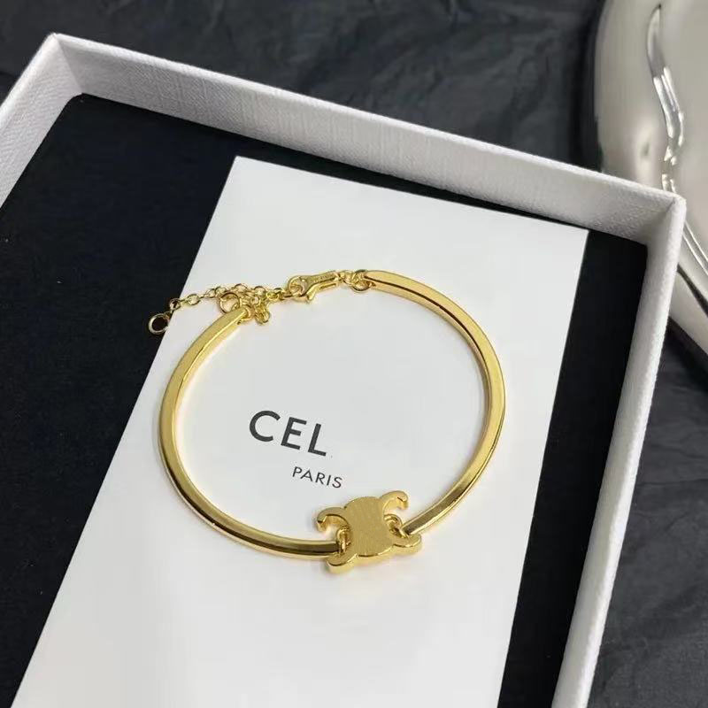 Bracelet Designer Bracelet High quality for your choice Luxury Designer Bracelets Alphabet Valentine Gift Elegant Women Bracelet 2667