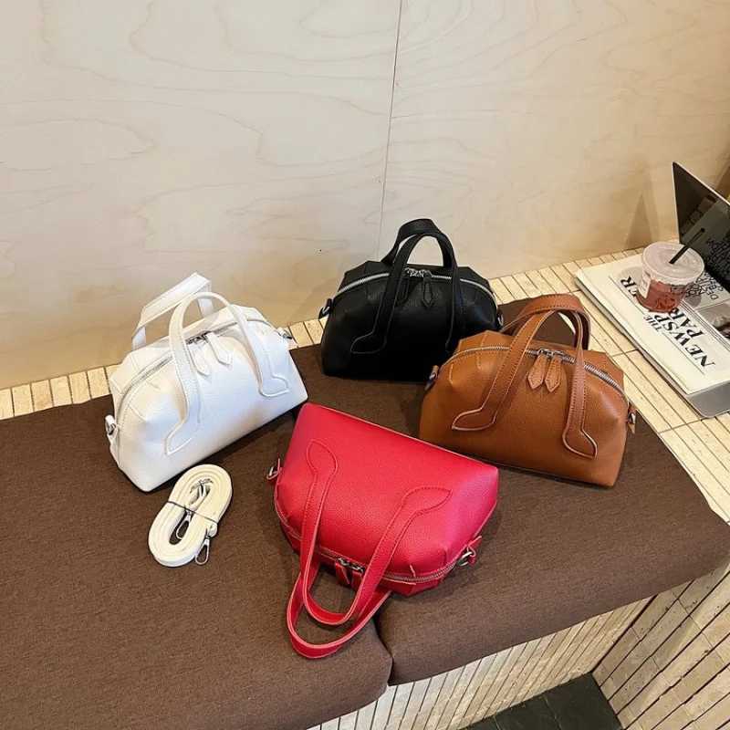 Luxury Brand Leather Womens Handbag Fashionable Elegant Popular Classic Designer Daily Vintage Trendy Commuter BagW251106