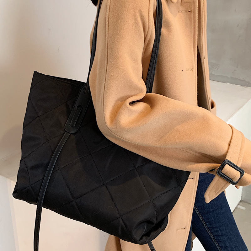 Designer Women S Bag High Quality Tote Large Capacity Diamond Grid Embroidery Thread Fashionable New Style Single Shoulder Women S Bag Fabric Korean V