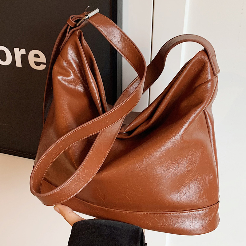 Designer Women S Bag Korean Autumn And Winter Edition Large Capacity Soft Collapse Extremely Simple Style Single Shoulder Women S Urban Commuting Cros