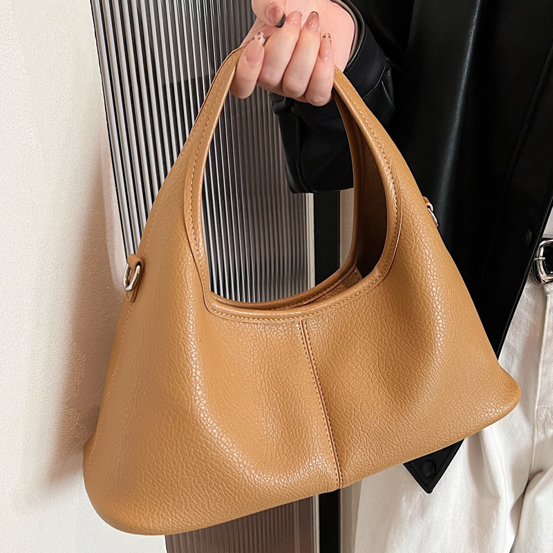 2025S Designer Women S Bag Artistic Texture Large Capacity Underarm Tote New Korean Handbag Niche Design Crossbody Bag