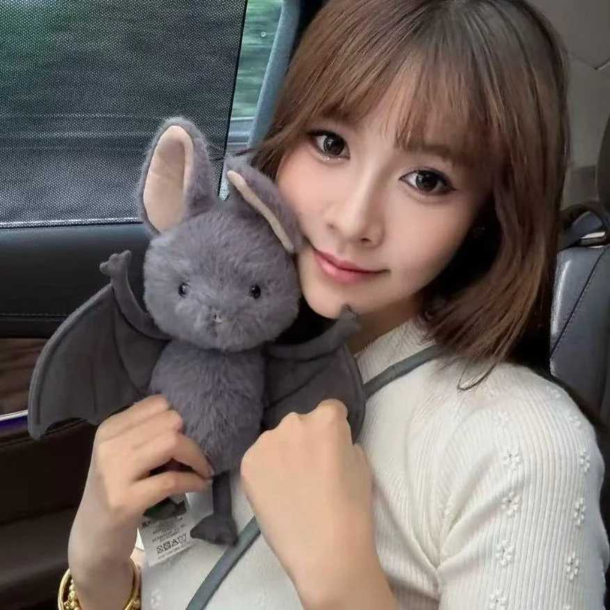 18cm Kawaii Hanging Bat Plush Toy Grey Broox Bat Stuffed Animal Doll Cartoon Soft Bat Plushies Home Decor Birthday Gifts Girl C251107