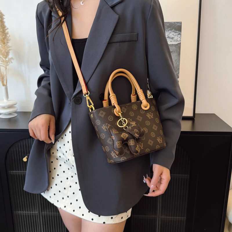Luxury Best Superstar Show Commuter Bag Elegant Tote Purse Shopper For Business Women Leather Material DesignW251106