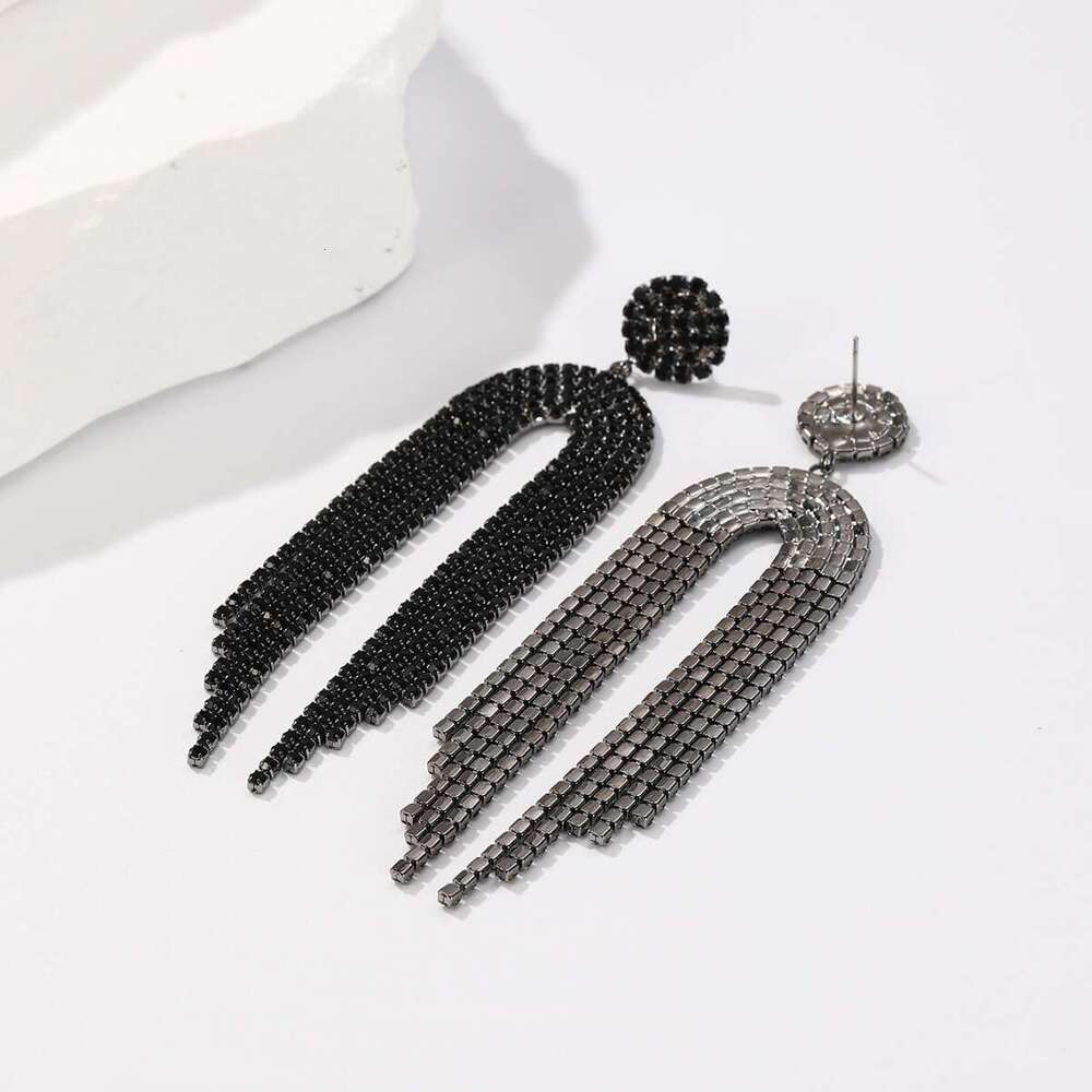 Exaggerated geometric dia studded long U-shaped tassel rhie for women, niche, cold and metallic earrings