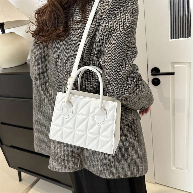 Women's Fashion Leisure Handbag PU Solid Color Quited Design Ladies Shoulder Zipper Female Crossbody Bag For Outings Commute