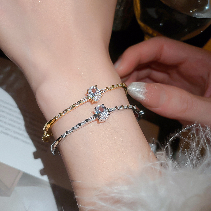 French Retro Super Shiny Zircon Geometric Oval Bracelet Fashionable Exquisite Versatile Bangle Light Luxury High-end Feel Jewelry - view 7