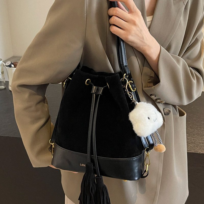 2025S Designer Women S Bag High End Color Blocked Backpack For Women Autumn New Single Shoulder Women S Bag Trendy And Fashionable Hand Held Large Cap