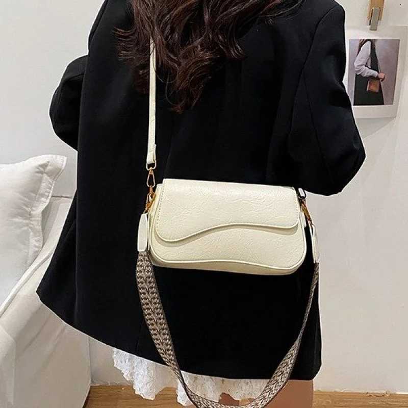 Elegant Womens Crossbody Bag Small Leather Handbag Ladies Designer Inspired Shoulder Purse For Evening Luxury PartyW251107