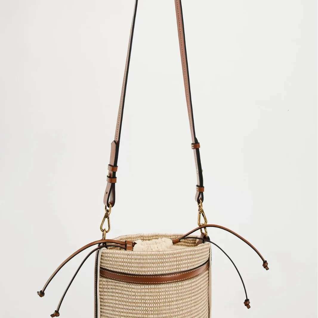 Women's Niche Design 2024 Environmentally Friendly Woven Light Handbag Versatile Shoulder Bucket Bag Vegetable Basket